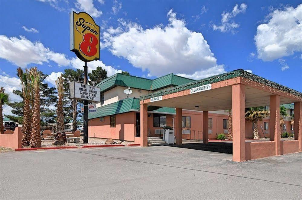 Super 8 By Wyndham Alamogordo - White Sands Exteriör bild